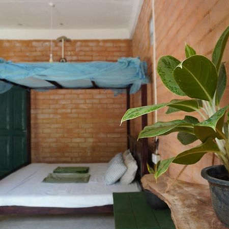 Passionfruit Homestay Matara Bagian luar foto